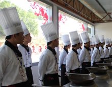现在学什么比较好?——福州新东方烹饪学校助您梦想高飞