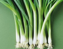 福建厨师学校食话:葱非“百搭” 四情况别吃葱