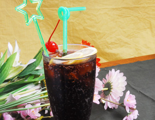 碳酸饮料的6大危害_福建新东方烹饪学校V