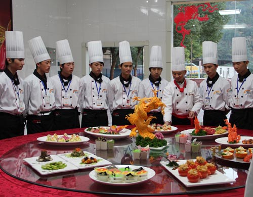 福州新东方烹饪学校:2013男生学什么技术好?