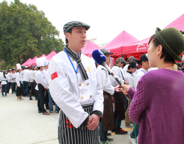 福建新闻频道现场采访:学生篇_新东方烹饪学校