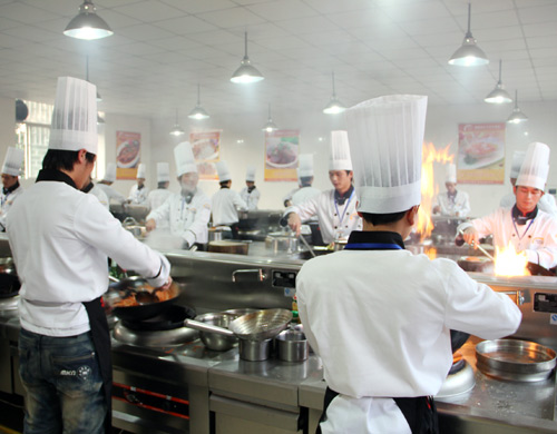福州新东方烹饪学校:学技术 就要真材实料_新