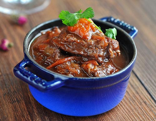 番茄红酒炖牛肉-福州厨师学校美食推荐_福建新东方烹饪学校官方网站_新东方厨师学校_厨师培训_学厨师_烹饪学校_中国烹饪教育第一品牌