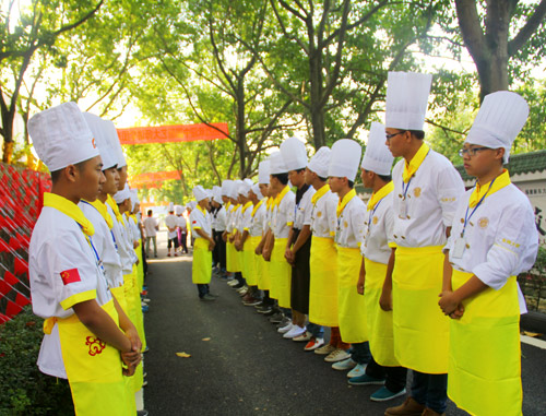 建新东方烹饪学校学生心语:我们的晨会演讲_福