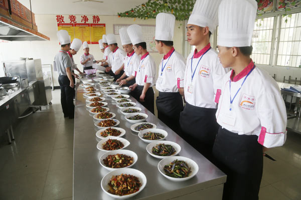 约,一起去新东方做同学--福建新东方烹饪学校_福建新东方烹饪学校官方网站_新东方厨师学校_厨师培训_学厨师_烹饪学校_中国烹饪教育第一品牌