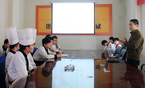 知名餐饮企业王品集团来福建新东方烹饪学校开