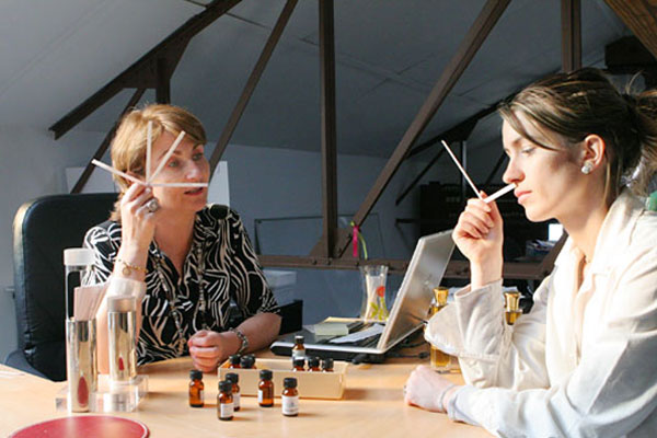 做个白富美女生究竟该学什么?_福建新东方烹