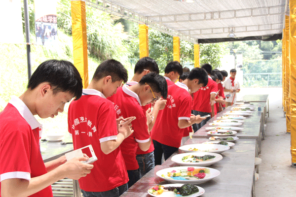 �����¶������ѧУ