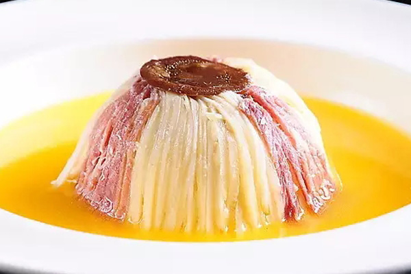 厨师,刀功的基本要求是什么吗?_福建新东方烹饪学校官方网站_新东方厨师学校_厨师培训_学厨师_烹饪学校_中国烹饪教育品牌